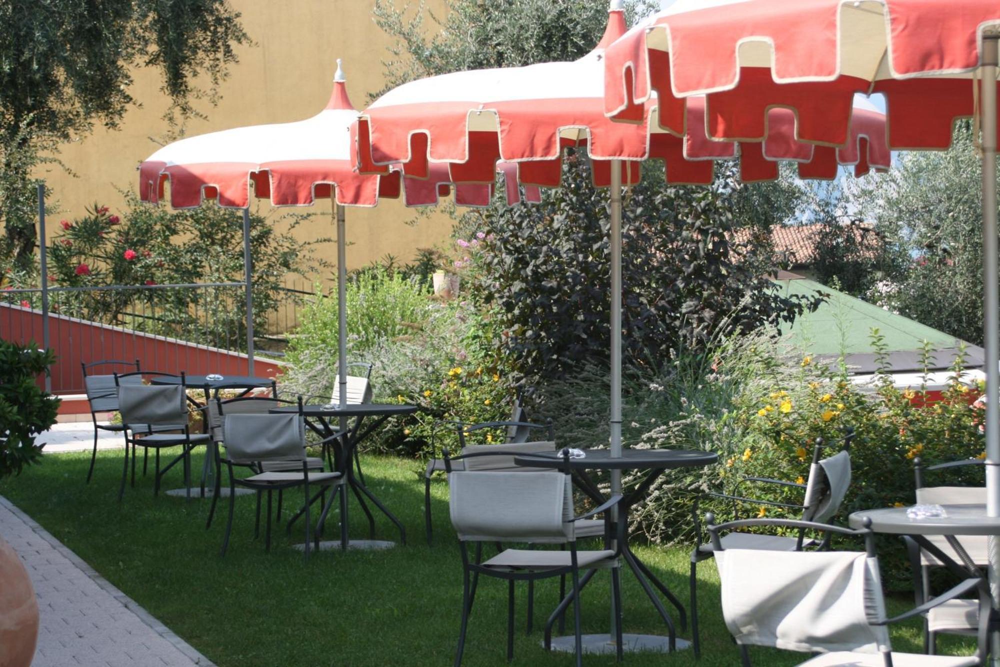 Hotel Oasi Beach Malcesine Eksteriør bilde