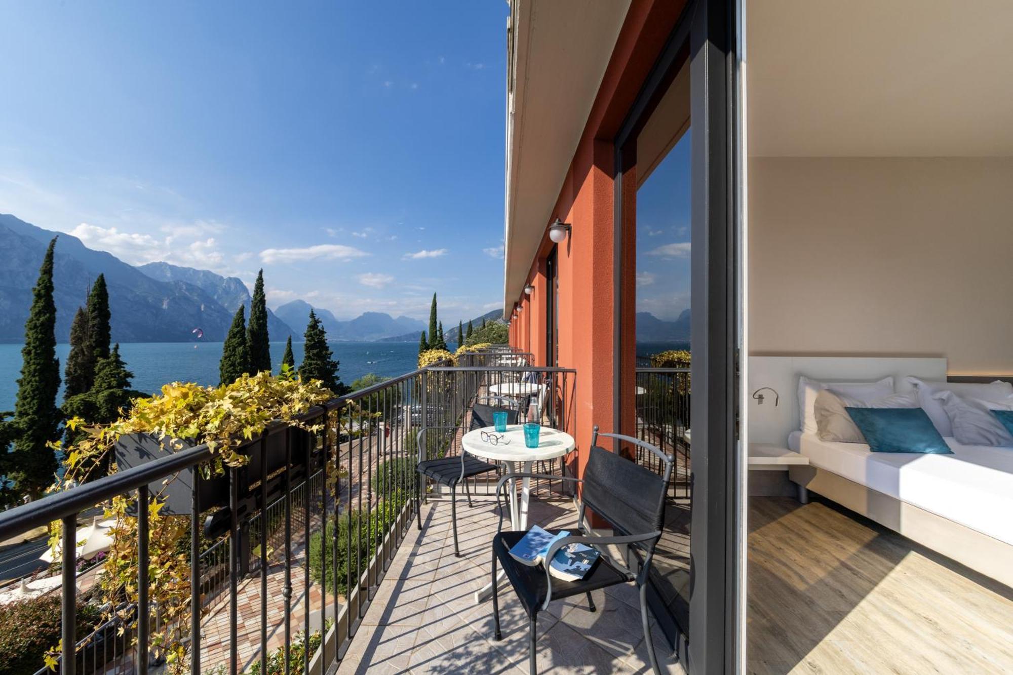 Hotel Oasi Beach Malcesine Eksteriør bilde